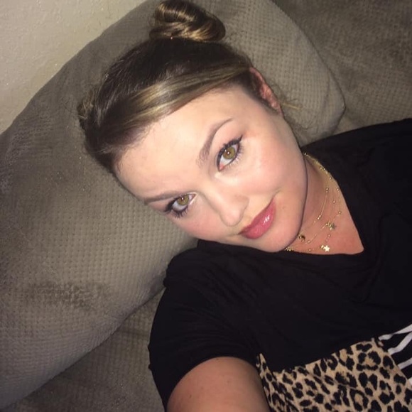 Meet your Posher, Sam - Picture 2 of 2